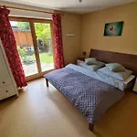 By Toni - Ferienwohnung Mit Garten In Garmisch